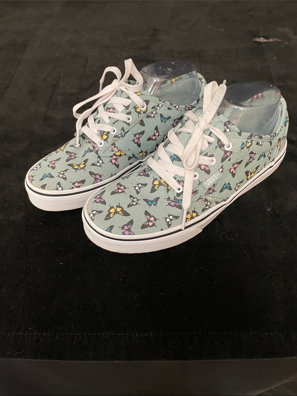 Girl’s VANS EUC Light Blue Butterfly Canvas Sneakers. Sz 6 - Picture 2 of 8